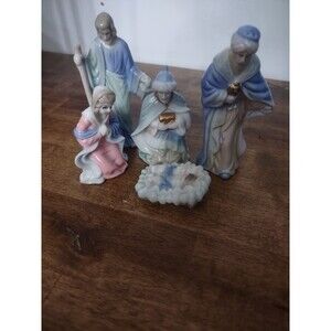 Vintage Miniature Porcelain Ceramic Blue & White Nativity Scene 5 pc